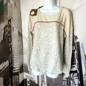 New* Knox Rose leopard long sleeve L